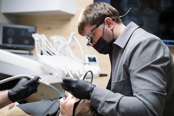 Repair A Damaged Restoration With A Restorative Dentist Near Me